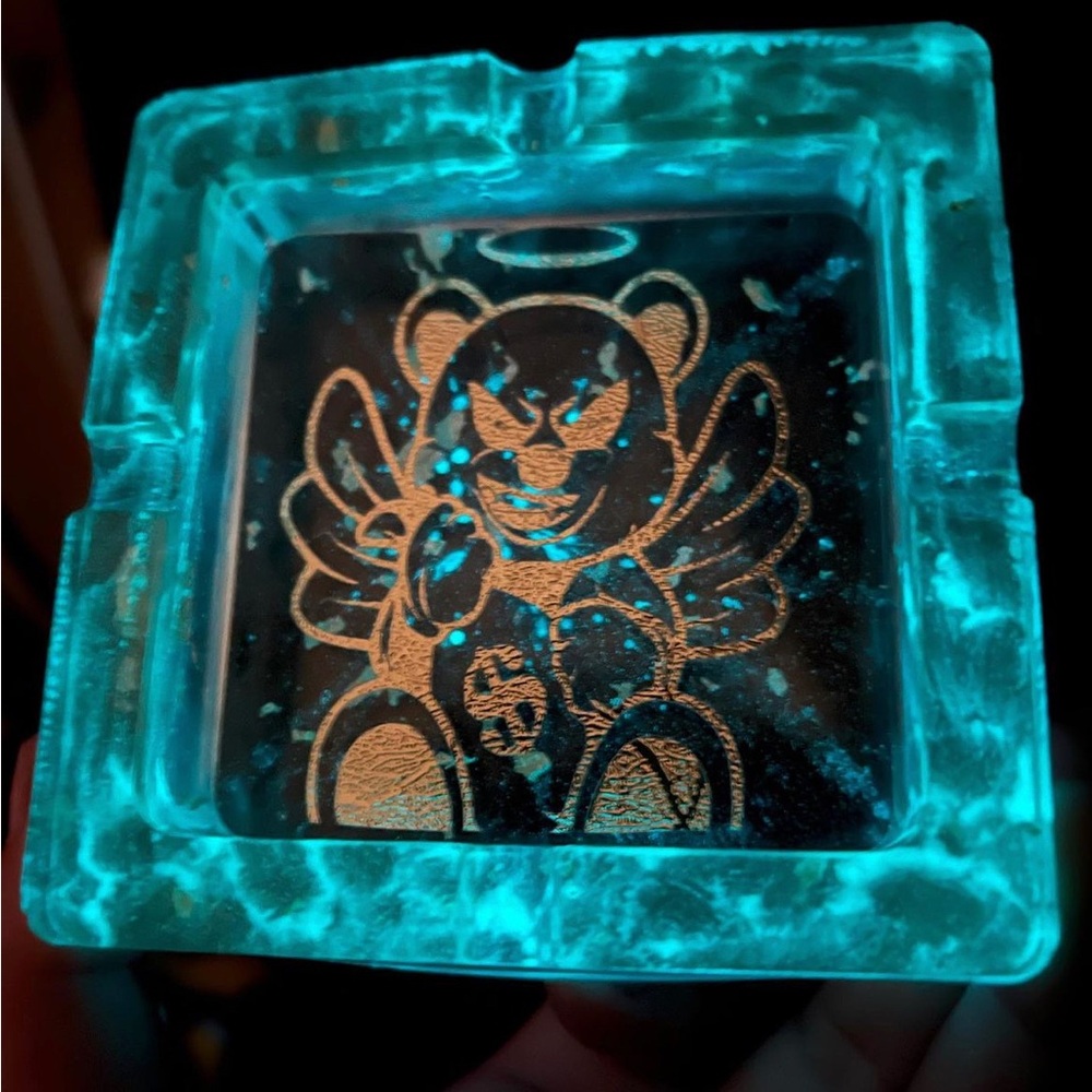 Glow in the dark ashtray